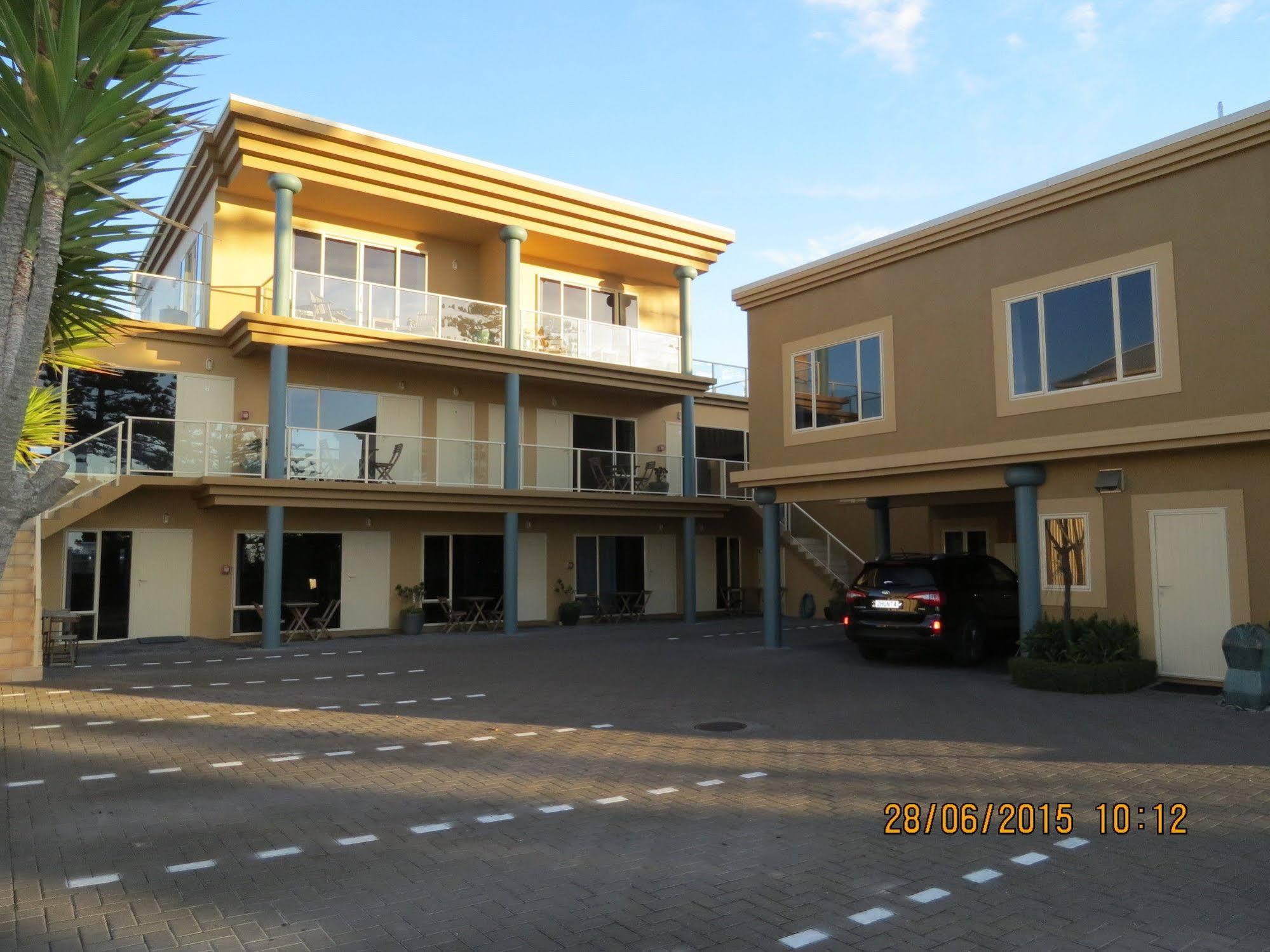 Motel De La Mer Нейпир Экстерьер фото